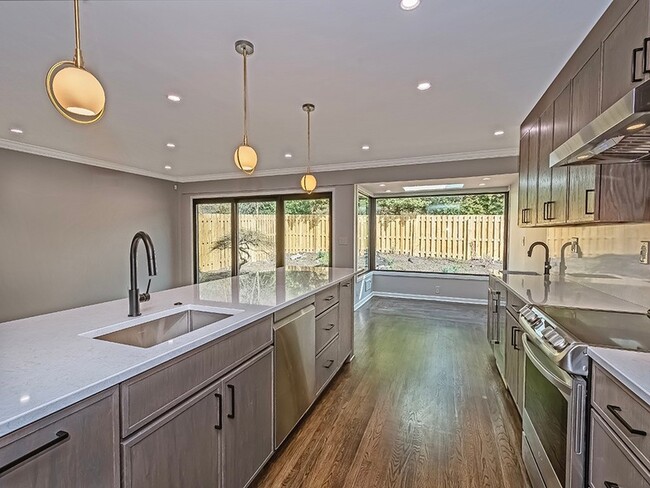 Building Photo - 1453 Squirrel Hill Ave