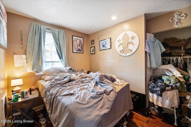 Building Photo - 4925 Southside Dr