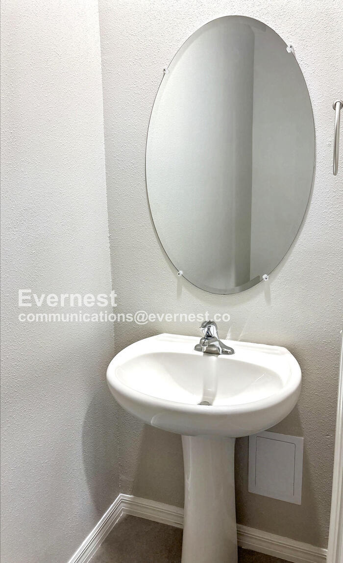 Building Photo - 32980 Kaloko Rd