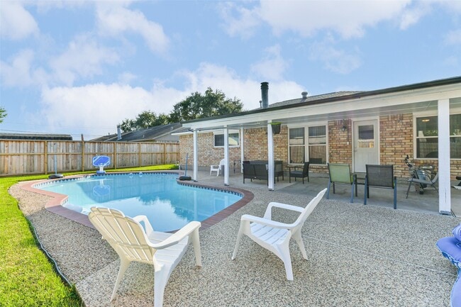 Building Photo - 3205 Brookhurst Ln