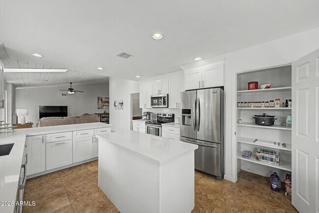 Building Photo - 2445 S Catarina