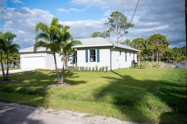 Building Photo - 6490 W Park Ln