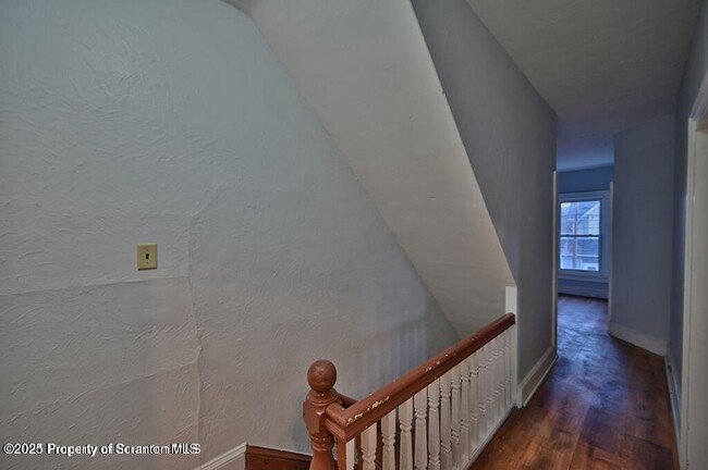 Building Photo - 1416 Capouse Ave
