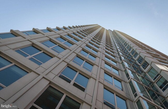 Building Photo - 200 W Washington Square