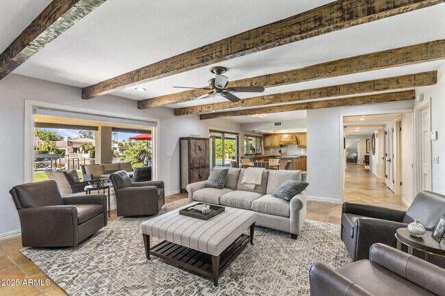 Building Photo - 7620 E Vía Del Placito