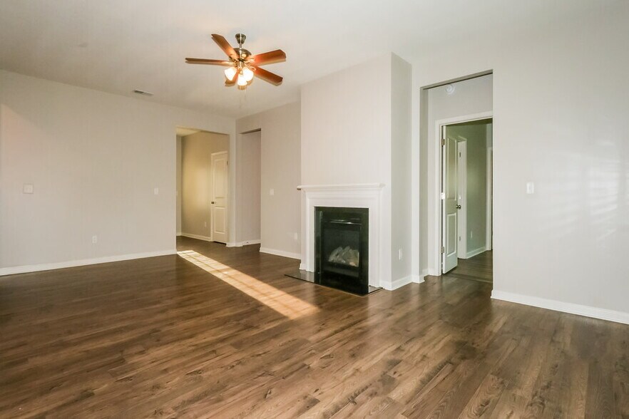 Building Photo - 445 Beau Tisdale Dr