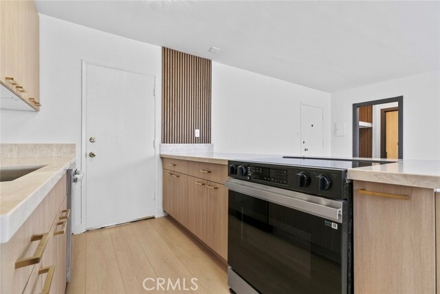 Building Photo - 960 Larrabee St