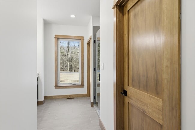 Building Photo - 106 Fairway Cir