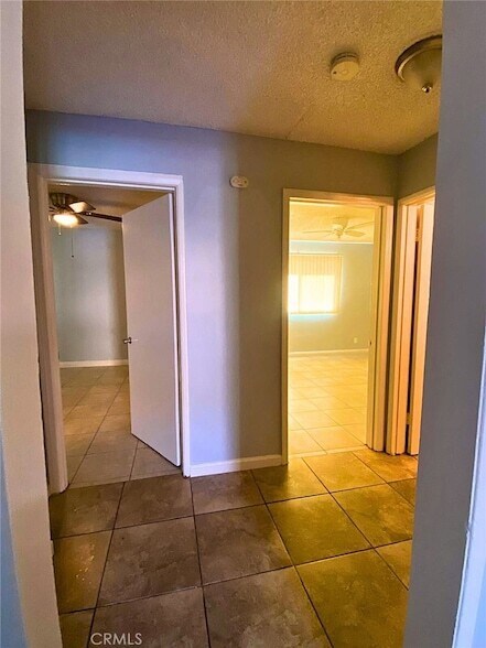 Building Photo - 811 Orchid Ct
