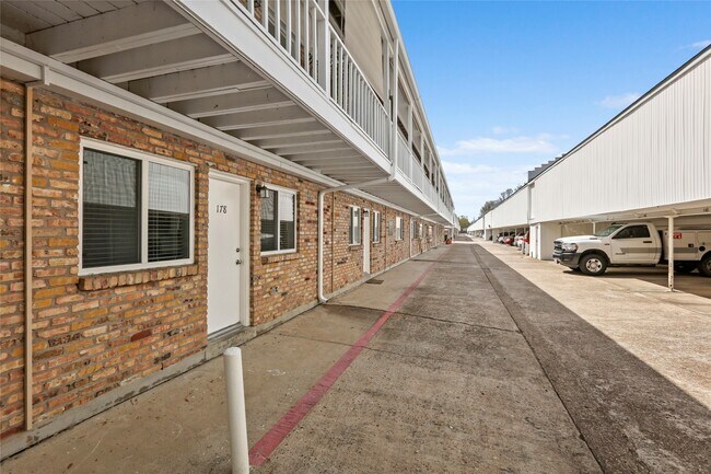 Building Photo - 4040 San Felipe St