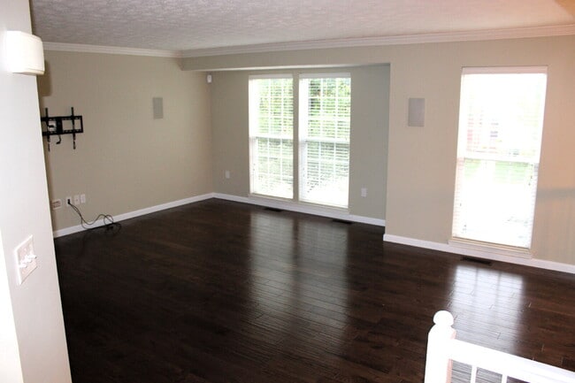 Building Photo - Roomy 3-Bedroom Townhouse in Baldwin Neigh...