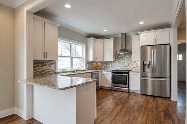 Building Photo - Sylvan Park Gem with Flexible 4th Bedroom, Outdoor Living & Prime Location Near Vanderbilt