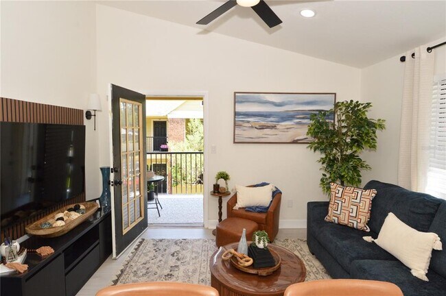 Building Photo - 8714 Mallard Reserve Dr