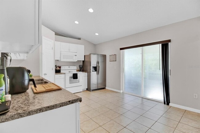 Building Photo - 905 Gascony Ct