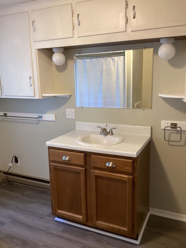 Building Photo - 319 Fairview Ave