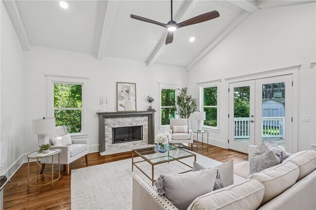 Building Photo - 1036 Dell Ave SE