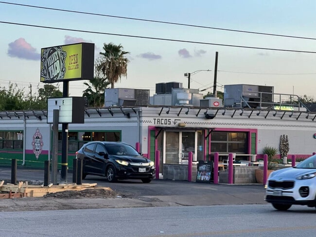 Building Photo - 1111 Shepherd Dr