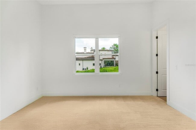 Building Photo - 15023 Pendio Dr