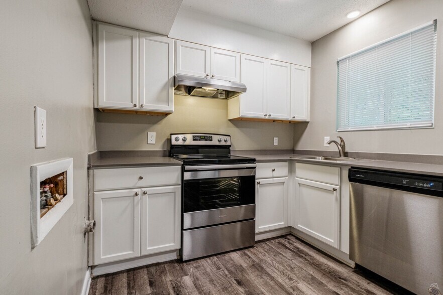 Primary Photo - Walnut Creek Apartments