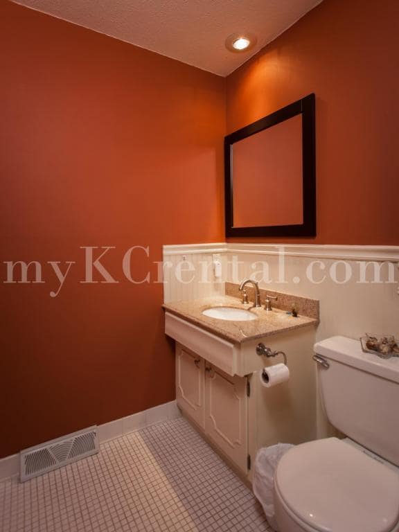 Building Photo - 9619 Outlook Dr