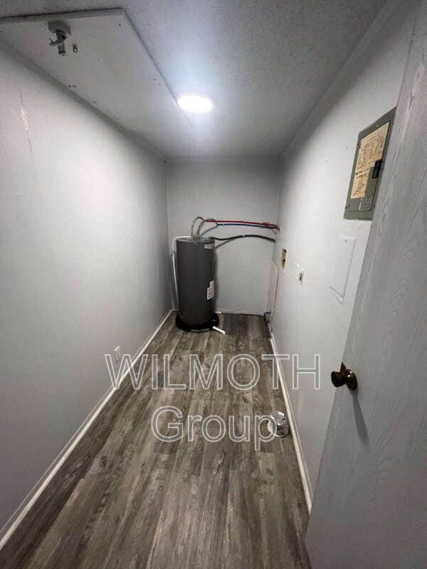 Building Photo - 2000 Indianapolis Rd