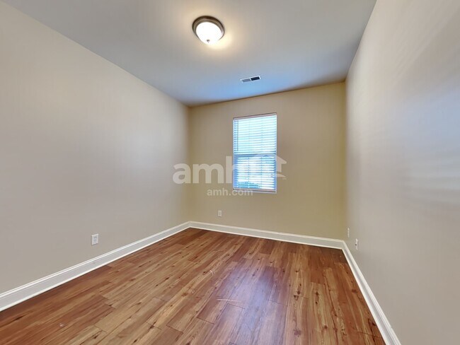 Building Photo - 306 Duck Pond Ln