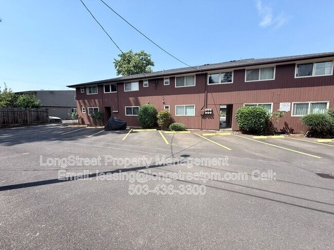 Building Photo - 2612 NW Tyler Ave