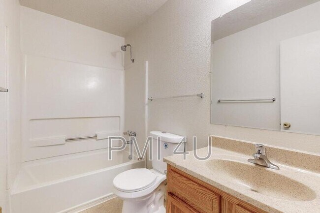 Building Photo - 233 Tennessee St NE