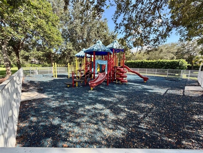 Building Photo - 12463 SW 44th Ct
