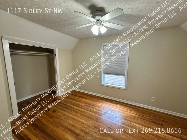 Building Photo - 1117 Sibley St NW