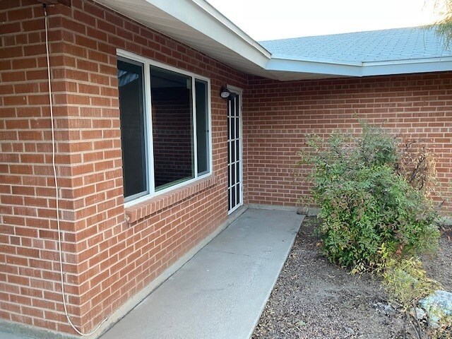 Building Photo - 6719 E Calle Cappela