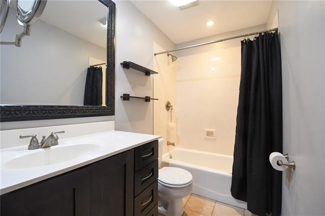 Building Photo - 2701 Chenier St