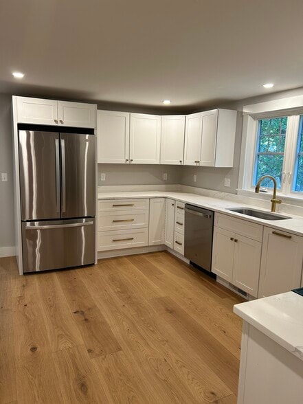 Building Photo - 189 Colonial Dr