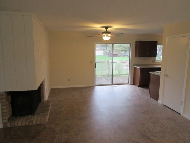 Building Photo - 2805-2807 Iroquois Ct.