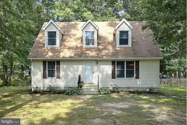 Building Photo - 627 Davol Rd