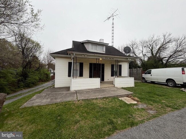 Building Photo - 731 Osborne Way