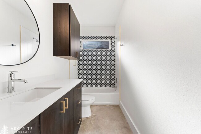 Building Photo - Pre-Leasing Fall of 2026!! Luxury Homes!!