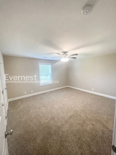 Building Photo - 3385 Polly Dr