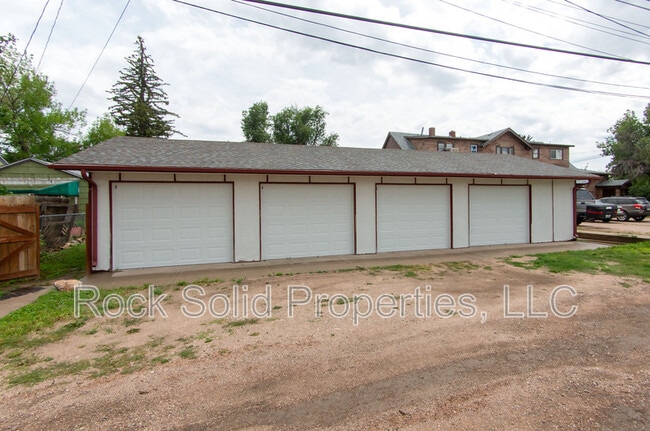 Building Photo - 312 E 27th St