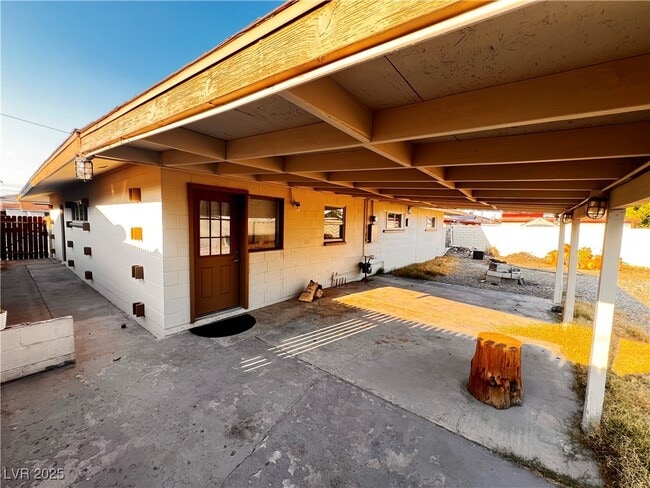 Building Photo - 4221 El Conlon Ave