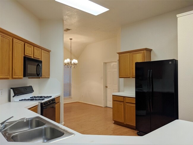 Building Photo - 2810 Foxden Dr