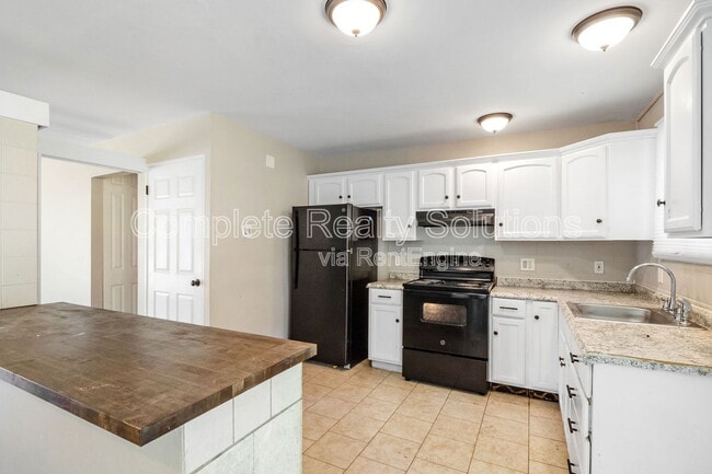 Building Photo - 10315 Monarch Dr