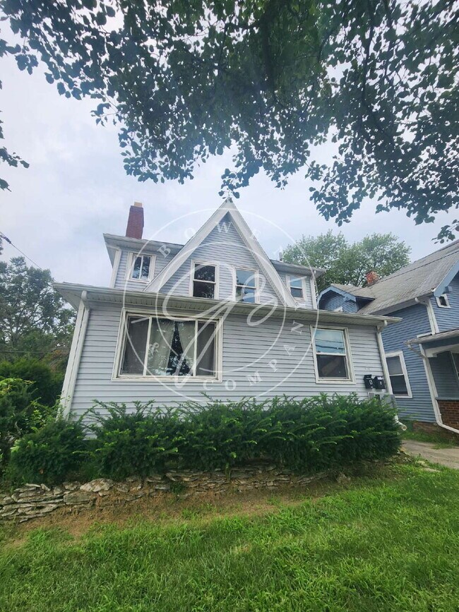 Primary Photo - Spacious 1 bedroom (or 2 bedroom if no liv...