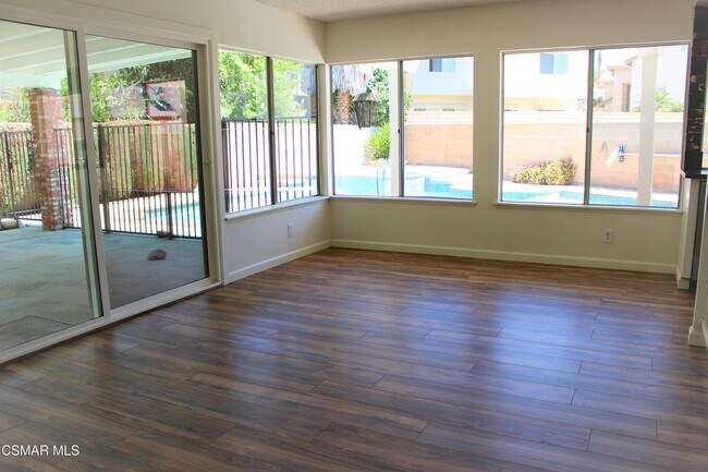 Building Photo - 1909 Bardet Pl