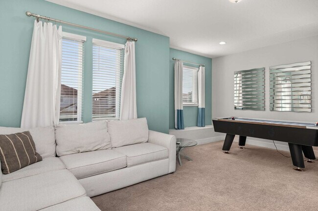 Building Photo - 301 Burma St