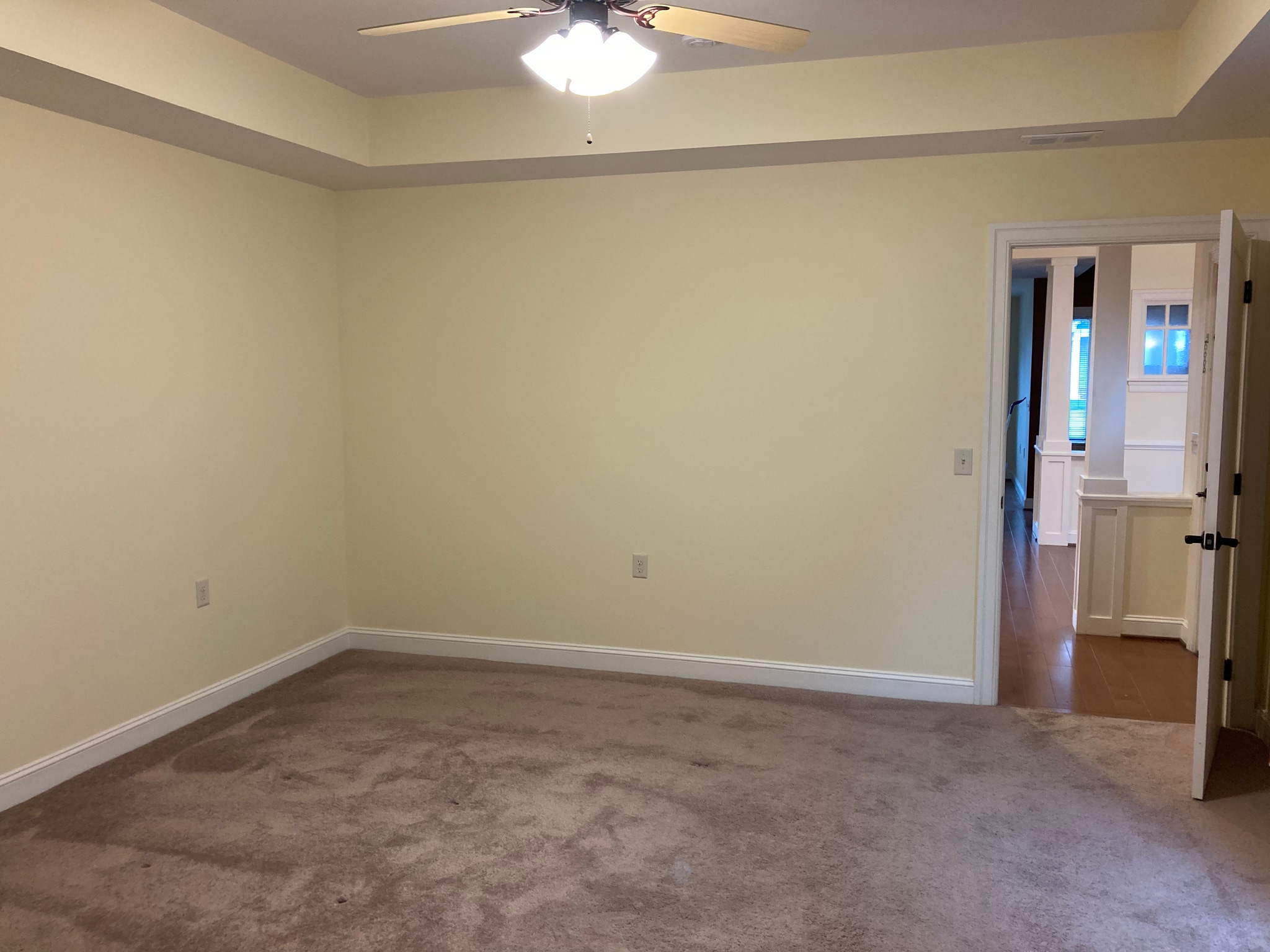 Building Photo - 2539 Greenport Dr