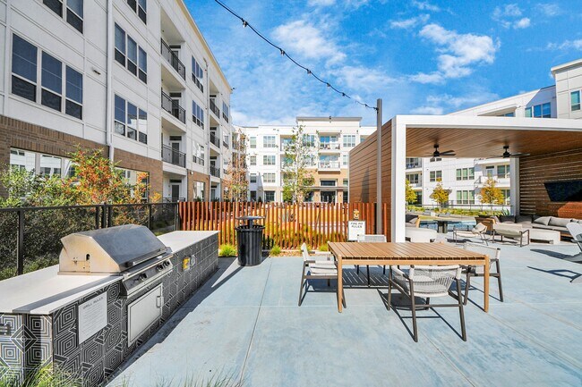 Building Photo - 15635 Memorial Dr