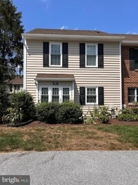 Building Photo - 801 Meadow Ct