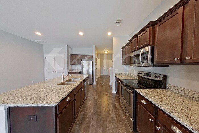 Building Photo - 807 Ferguson Ln