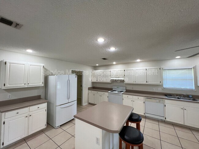 Building Photo - 6069 Breckenridge Dr